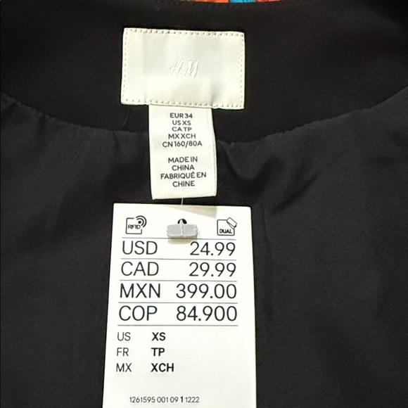 NWT H&M Black Button Up Sleeveless Suit Vest - Picture 3 of 4